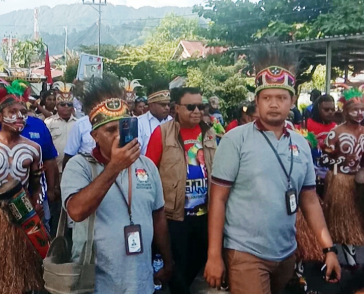 Pasangan BRO Hadiri Deklarasi Pilkada Damai: Bersatu untuk Yapen yang Lebih Adil