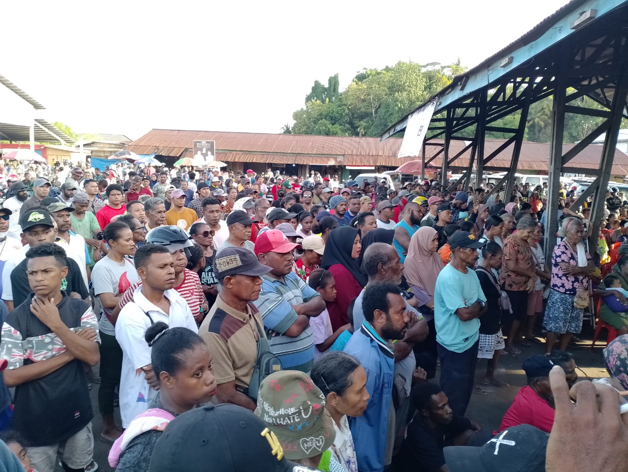 Gelombang Perubahan Sulit di Bendung dan telah Menggema di Seantero Pulau Panjang di Atas Tanah YAPEN